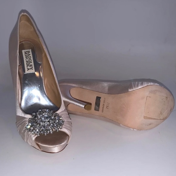 Badgley Mischka - Pink Satin 7.5 - Picture 2 of 3